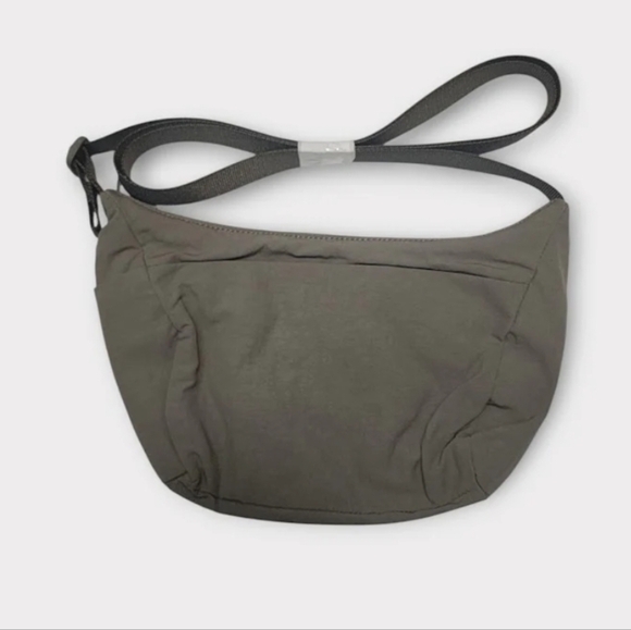 Lululemon Sling Crossbody Bag - Picture 3 of 3